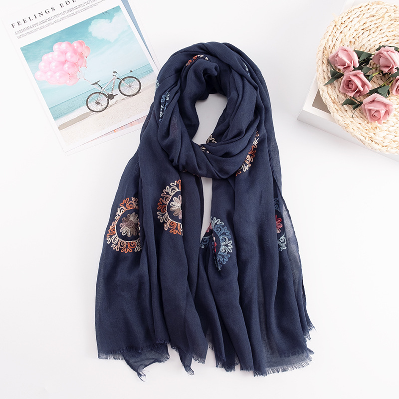 多くの色エスニック刺繍女性冬スカーフエレガントな花ロングスカ - Winter Ethnic Fashion For Women のレビューと価格