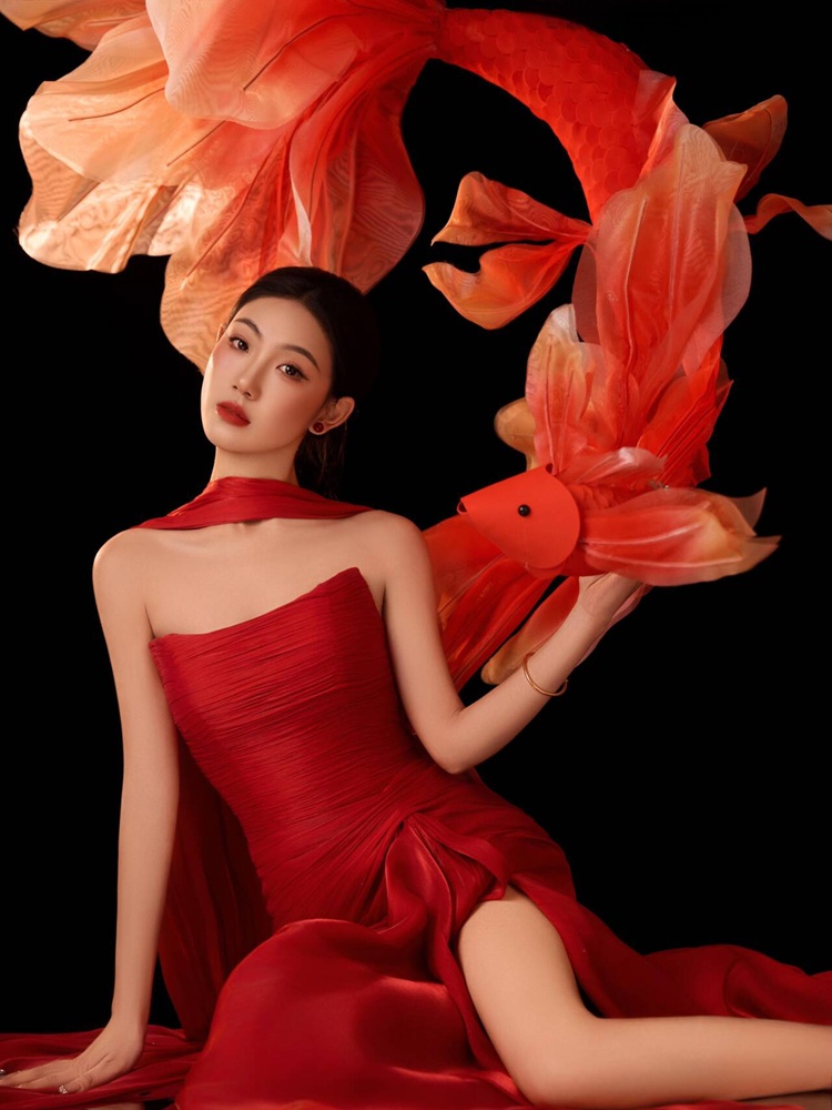 2026 新年赤い幸運の鯉中国風ドレススタジオ写真撮影伝統衣 - Ethnic Fashion Shoot のレビューと価格