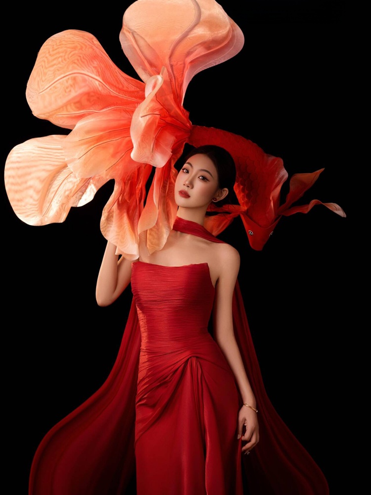 2026 新年赤い幸運の鯉中国風ドレススタジオ写真撮影伝統衣 - Ethnic Fashion Shoot のレビューと価格